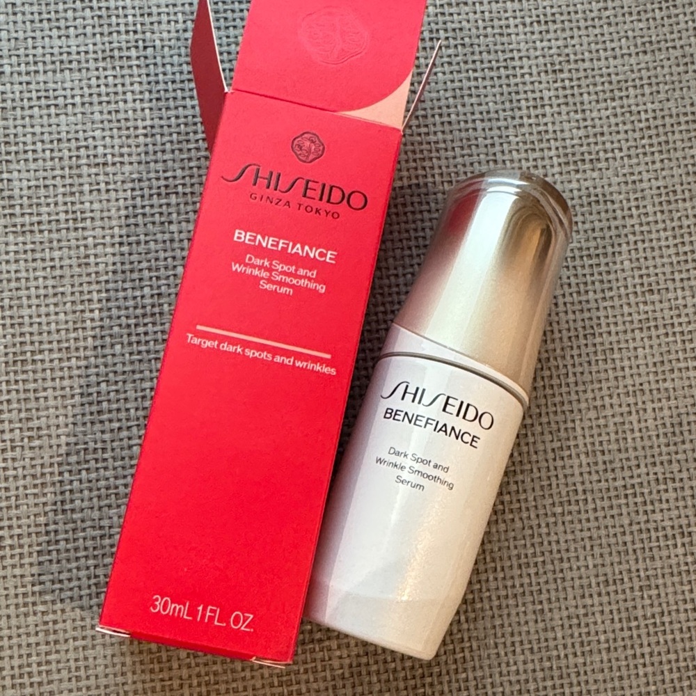 Shiseido Benefiance Serum Dark Spot and wrinkle smoothing 30ml brand new y2k